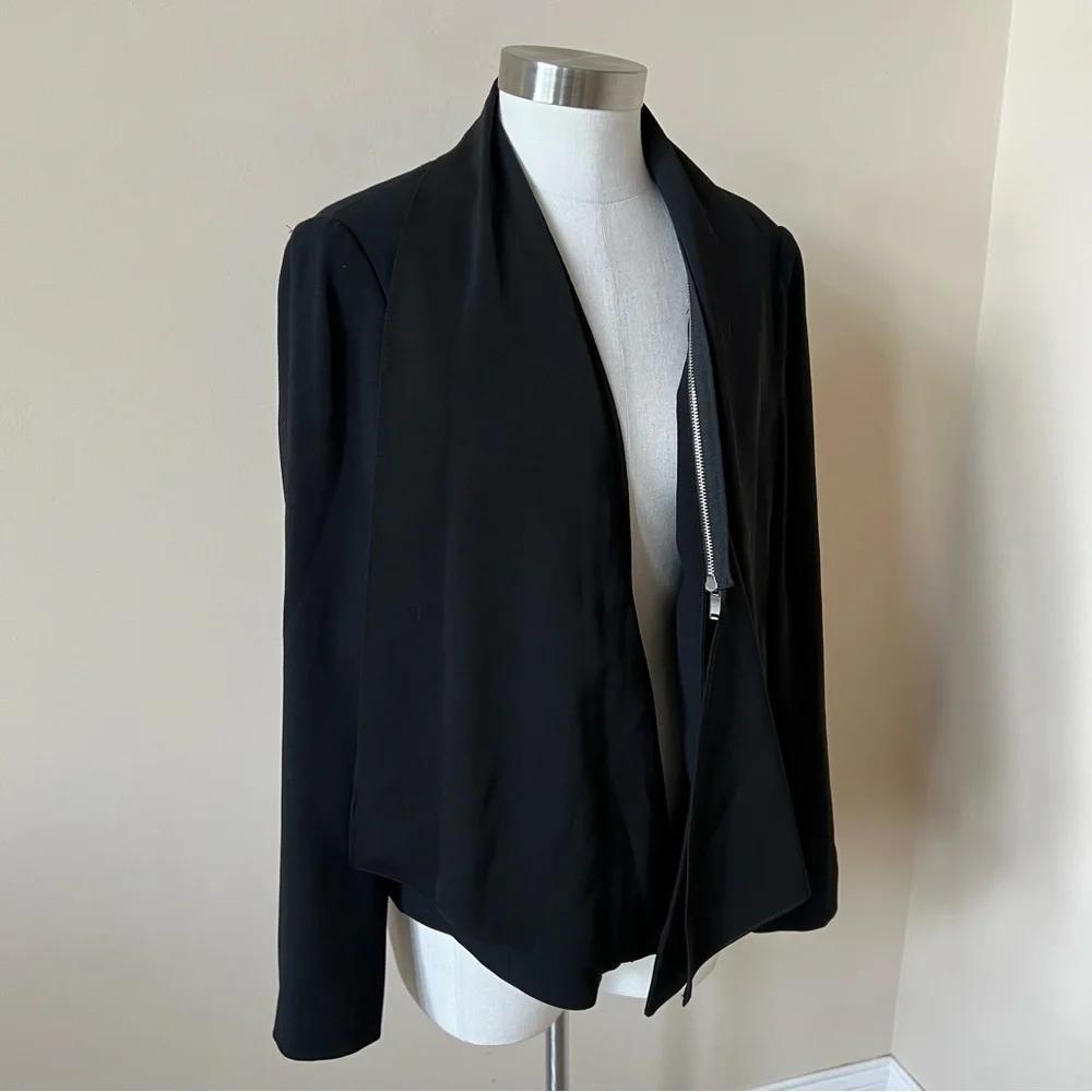 Zara Woman zipper trim open front solid black blazer 543_3